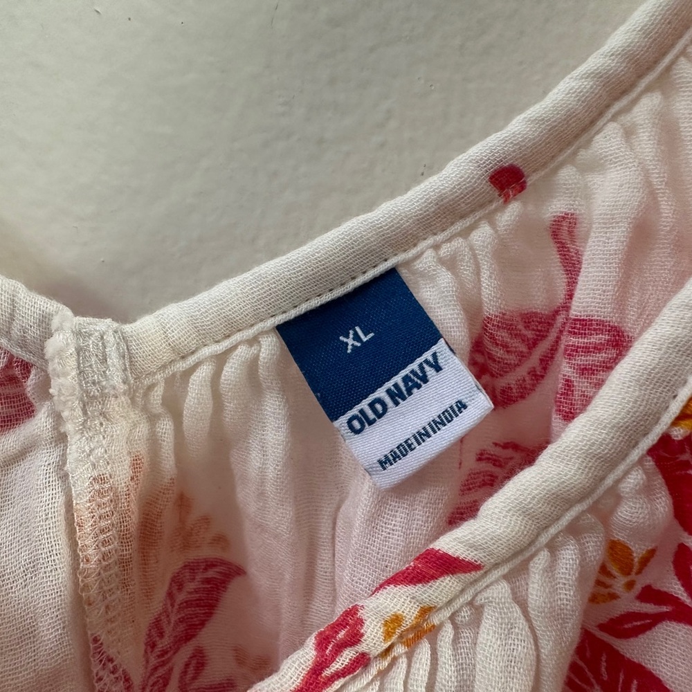 OLD NAVY NWT Loose Floral Top SIZE EXTRA LARGE Vibrant Delicate White Orange Sun - Picture 2 of 3